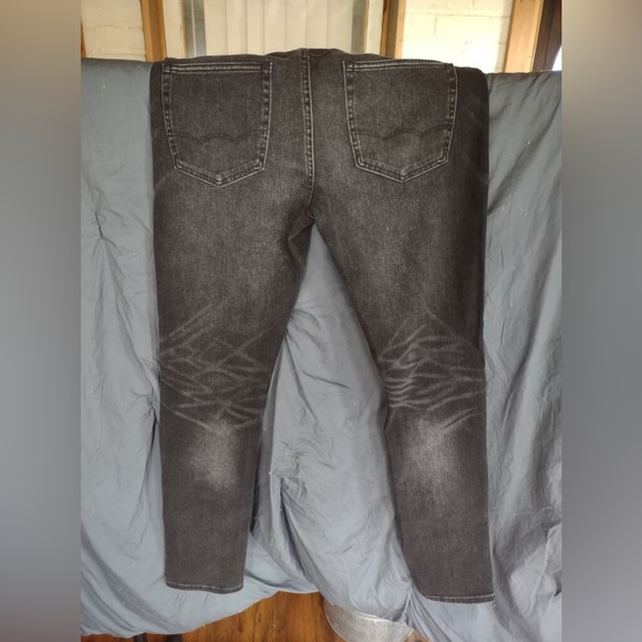 Two pair of men’s Ambercrombie Jeans - Picture 9 of 11